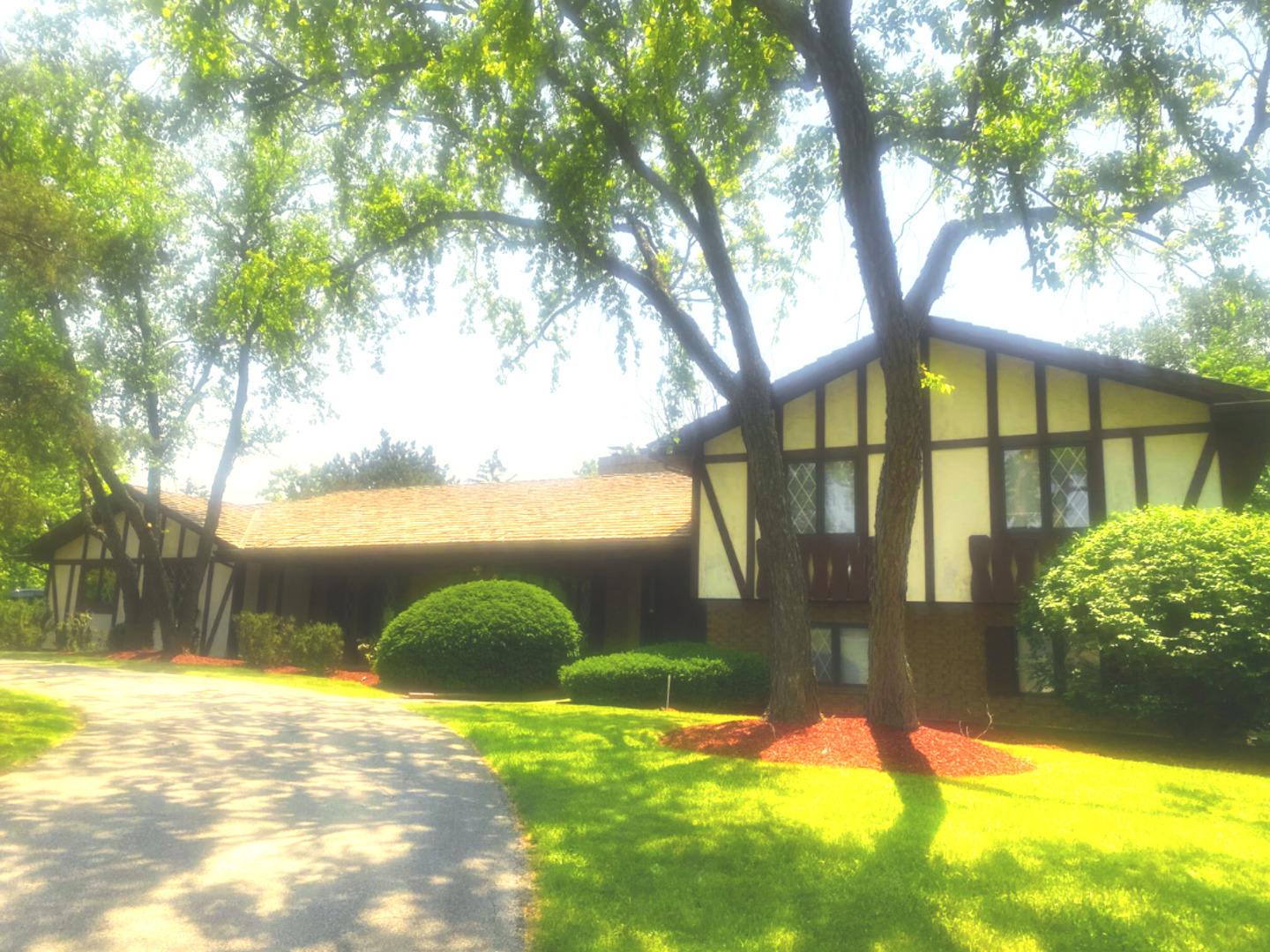 Property Photo: 44 Kingston Drive IL 60523