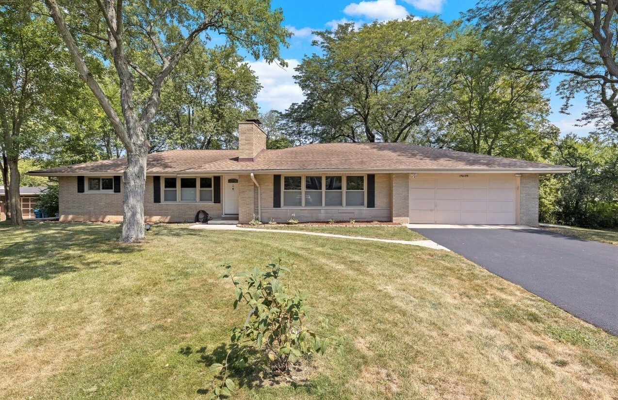 Property Photo: 23W050 Hackberry Drive IL 60137