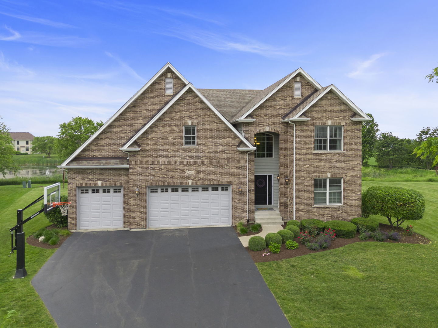 Property Photo:  27004 Thornwood Boulevard  IL 60585 