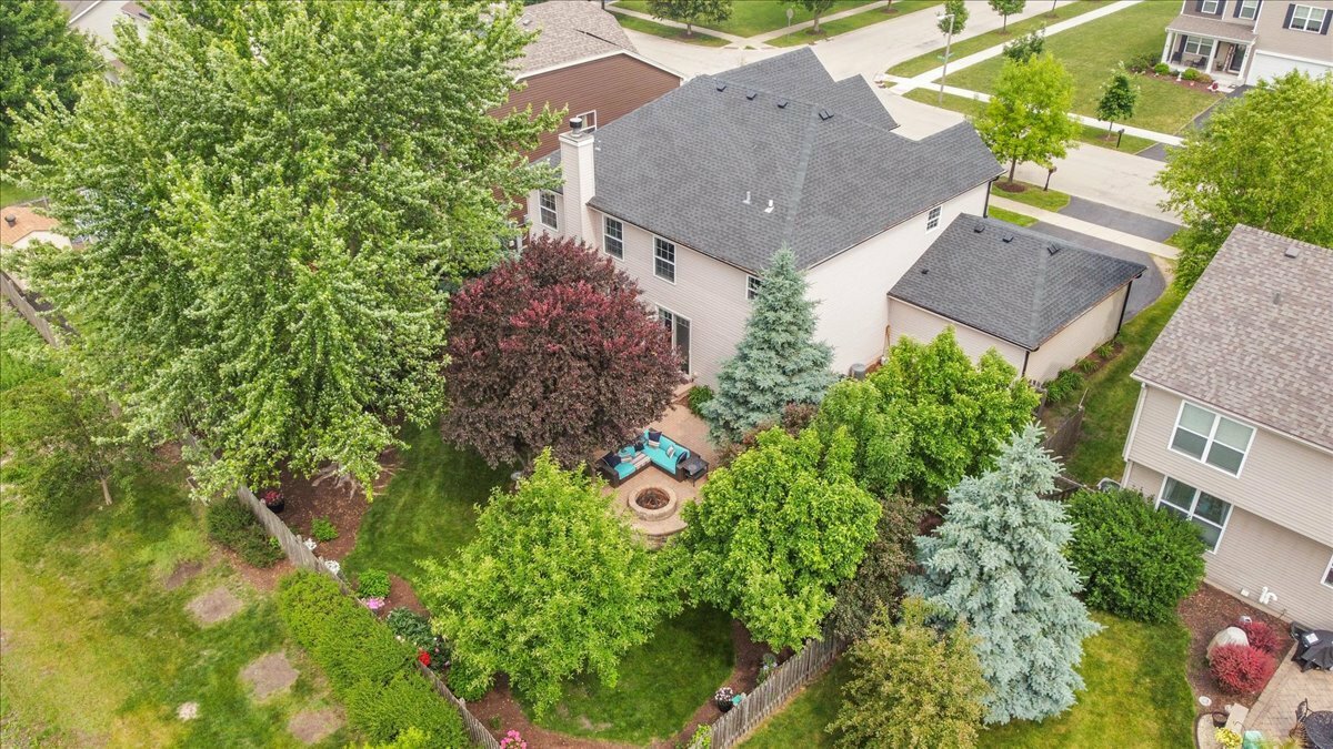 Property Photo: 245 Liszka Lane IL 60543