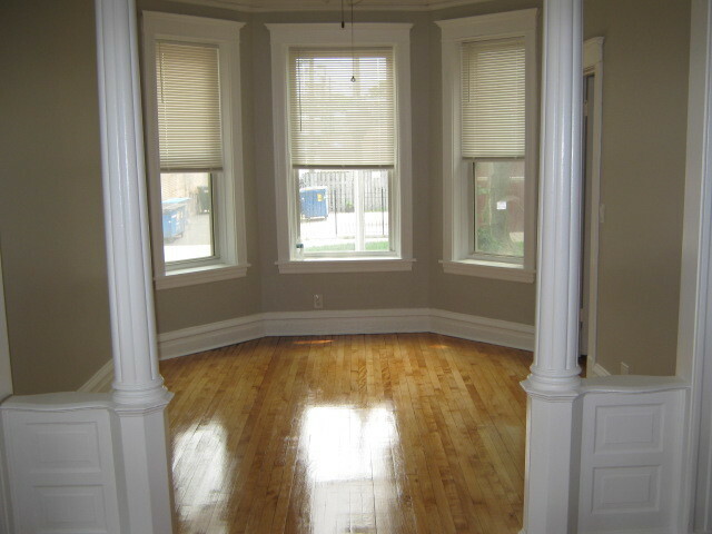 Property Photo: 1510 N Spaulding Avenue 1 IL 60651