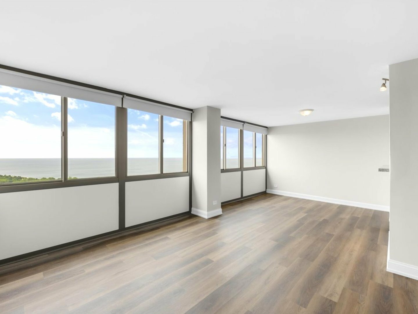Property Photo: 4850 S Lake Park Avenue 2508B IL 60615
