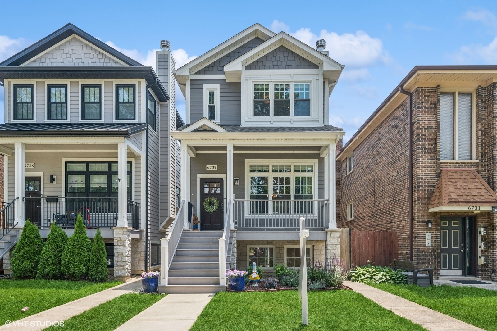 Property Photo:  6737 N Oxford Avenue  IL 60631 