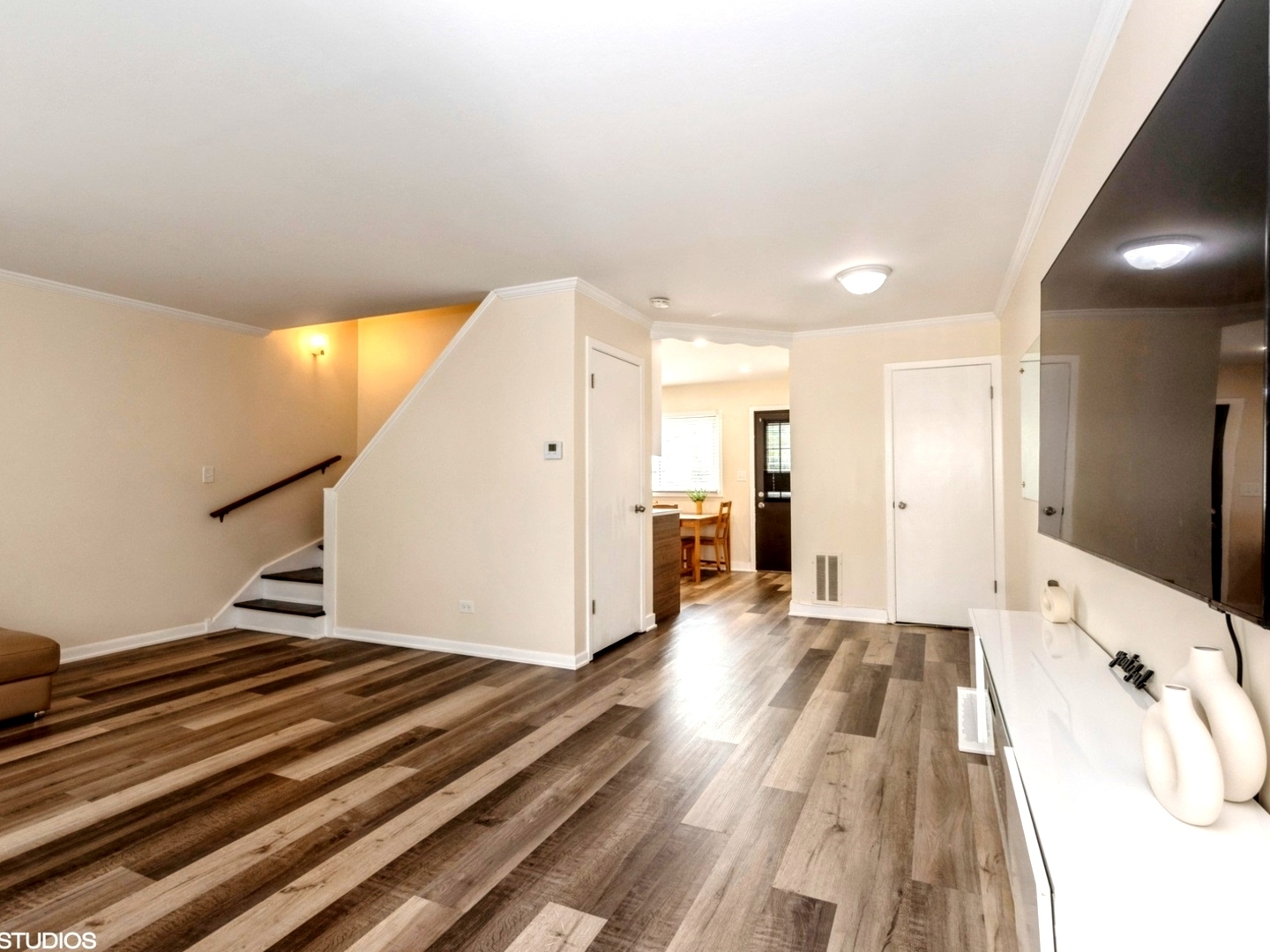Property Photo: 9843 Garden Court IL 60176