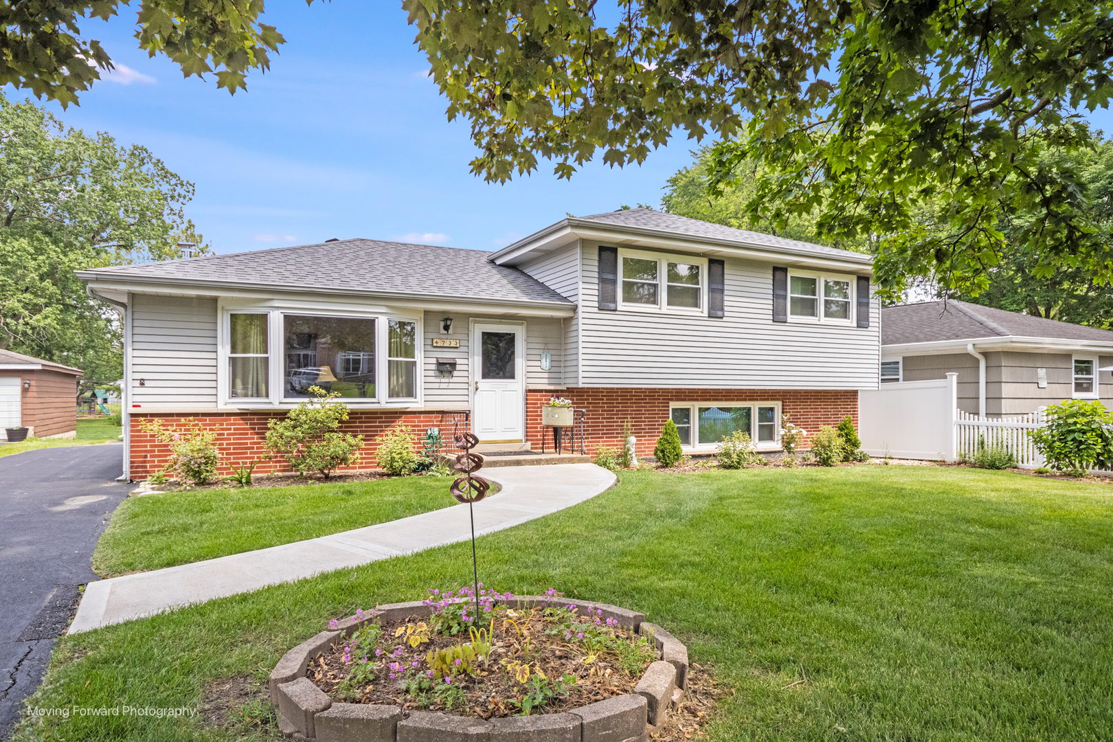 Property Photo: 4733 S Pershing Avenue IL 60515