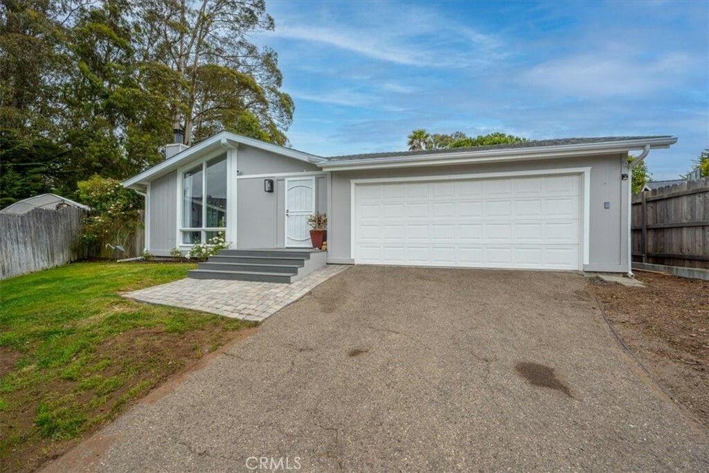 Property Photo: 269 Los Padres Court CA 93402