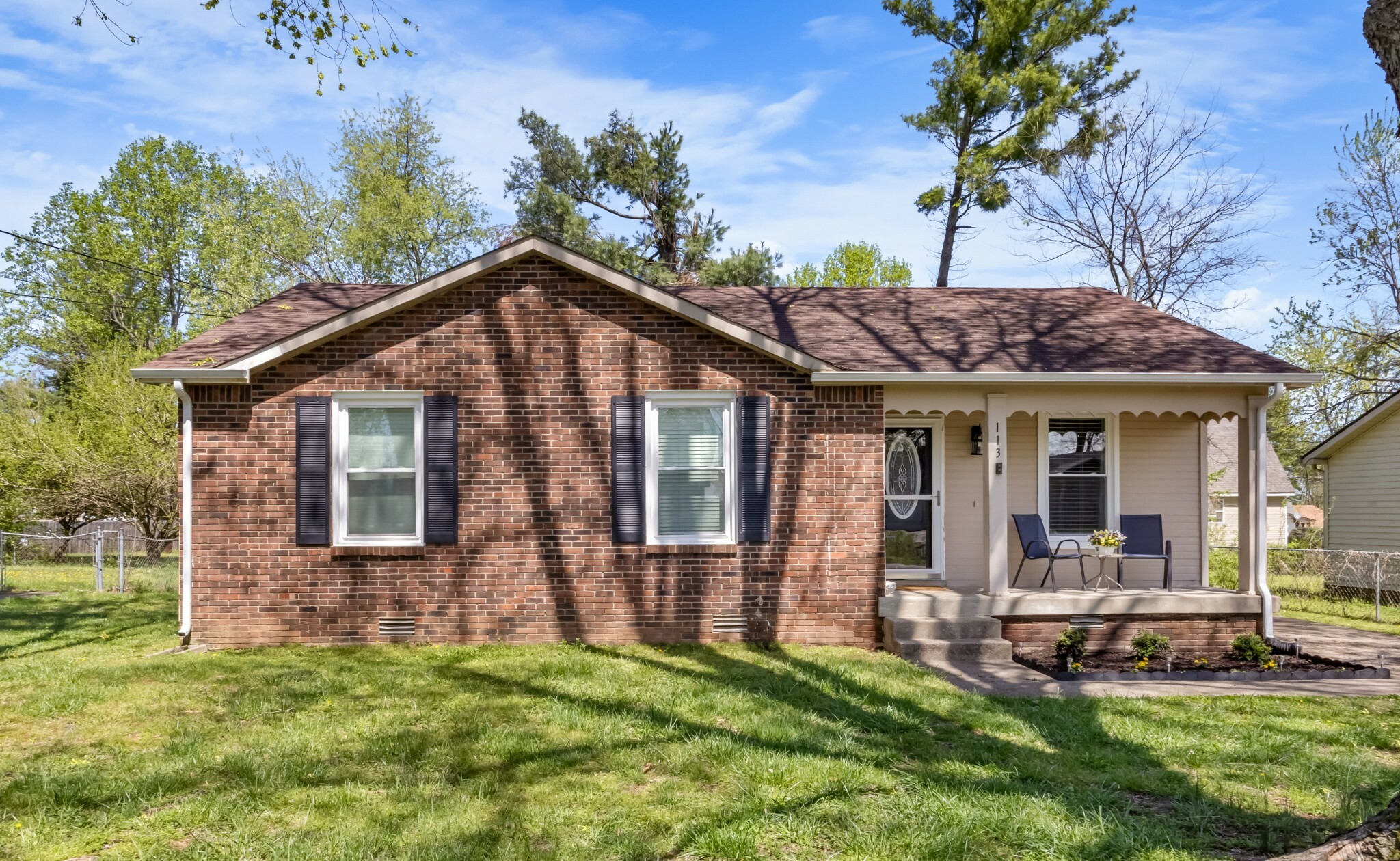 Property Photo: 113 Cunningham Pl TN 37042
