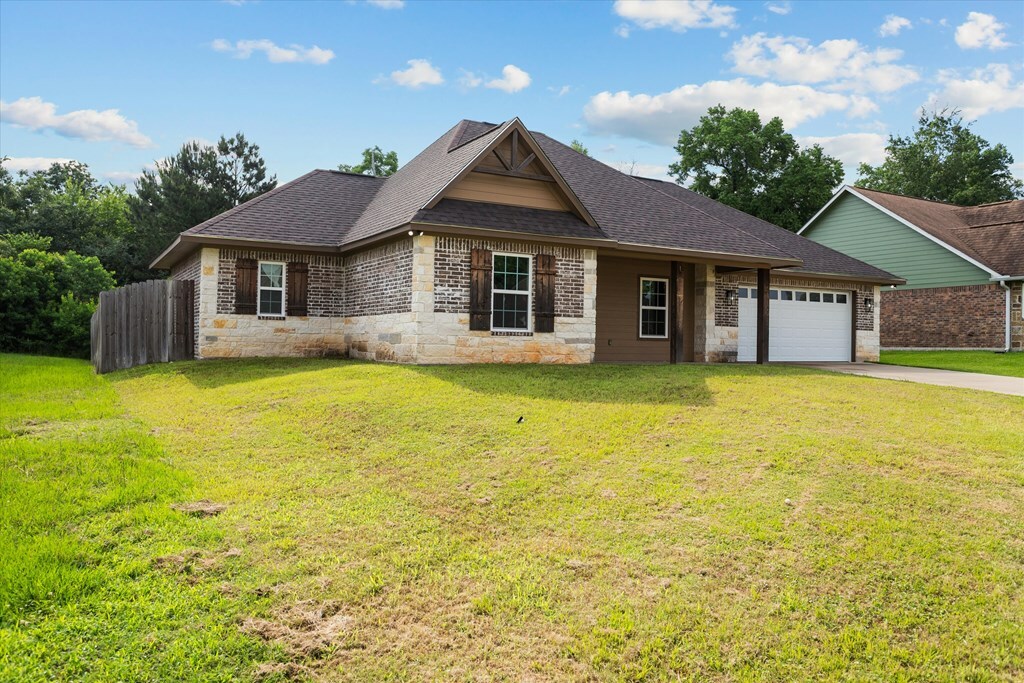 Property Photo: 174 Cedar Hill Loop TX 75904