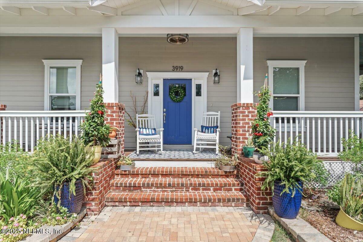 Property Photo: 3919 St Johns Avenue FL 32205