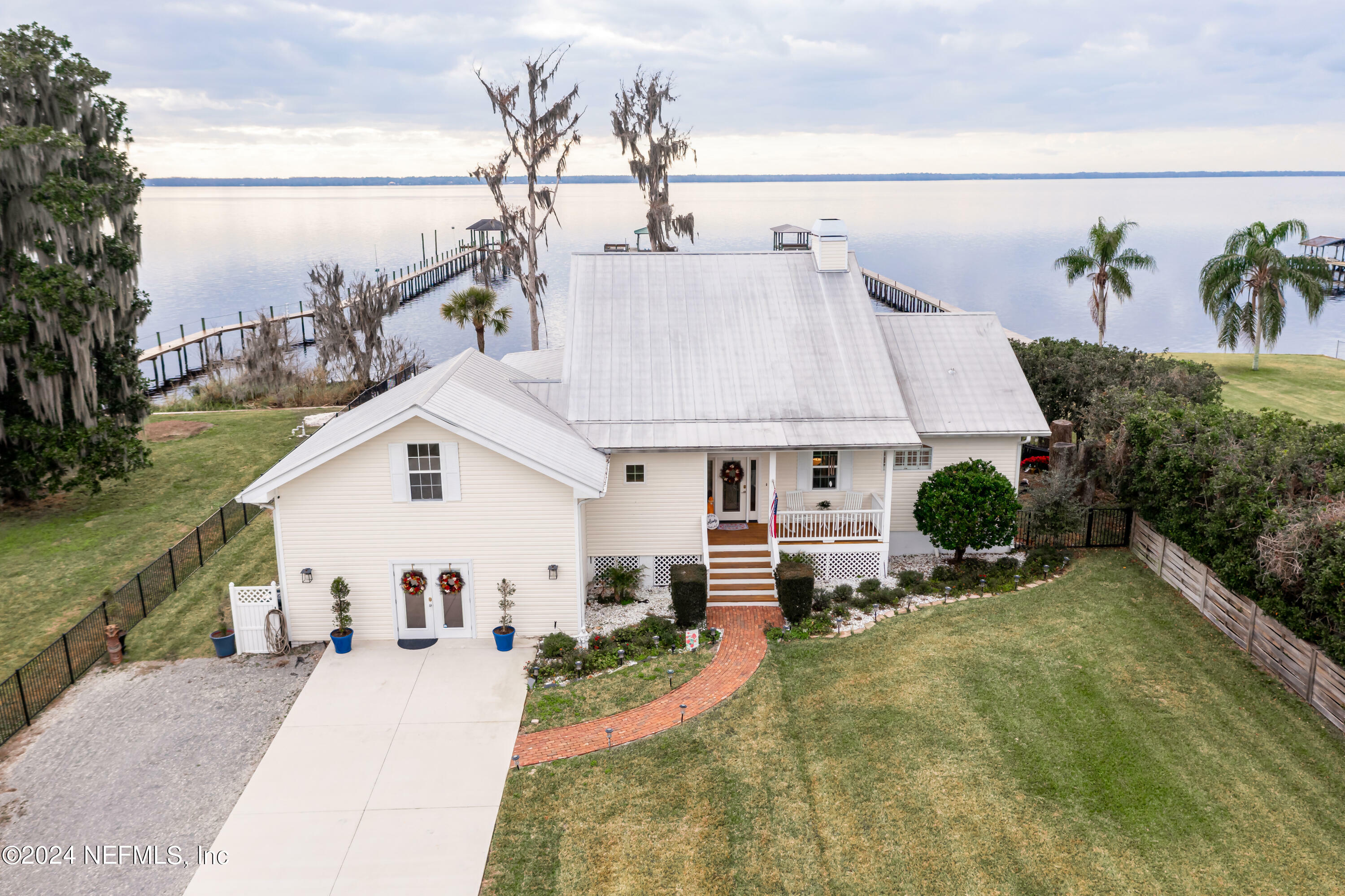 Property Photo: 841 Cr 13 S FL 32092