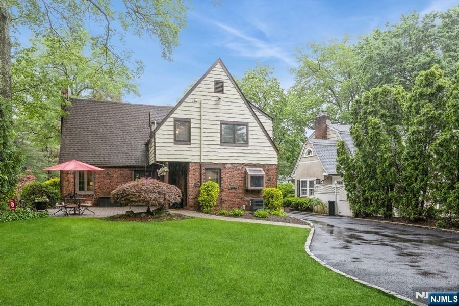 Property Photo: 261 Kenilworth Road NJ 07450