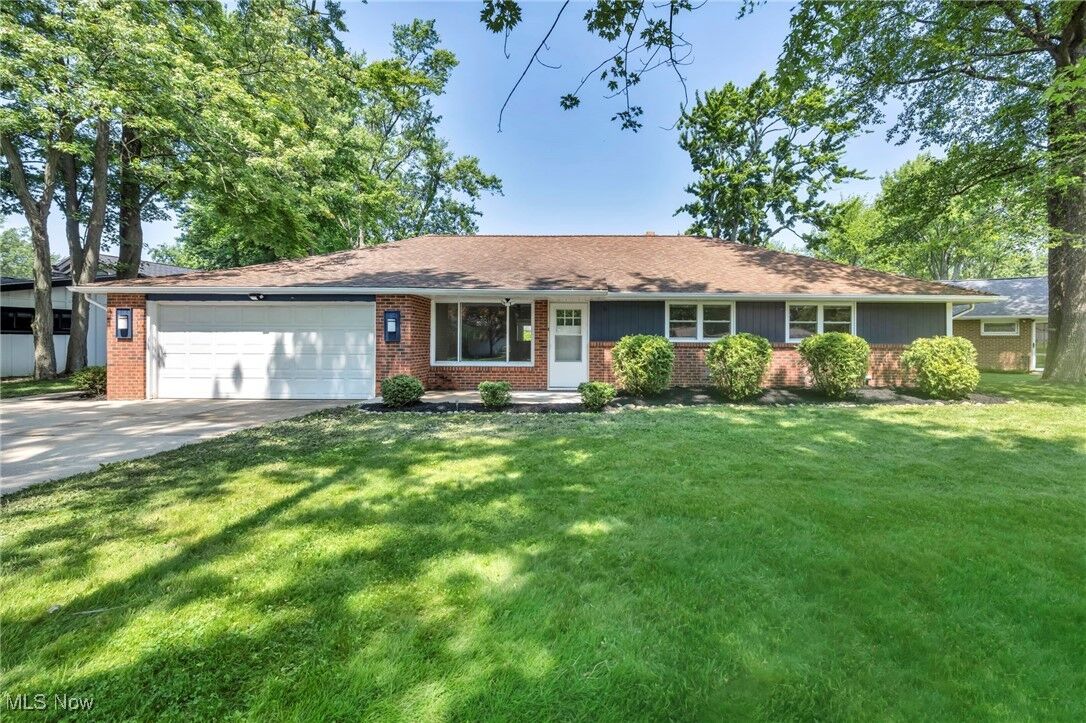 Property Photo:  9 Nokomis Drive  OH 44095 