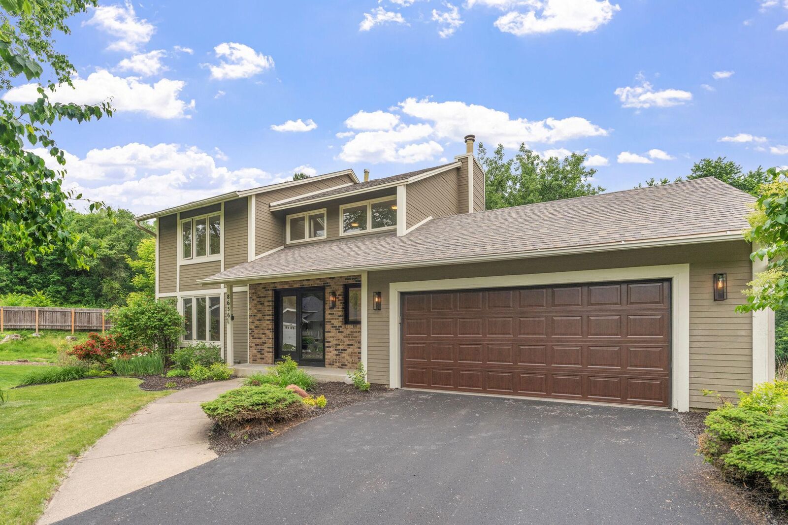 Property Photo:  8636 Wood Cliff Circle S  MN 55438 