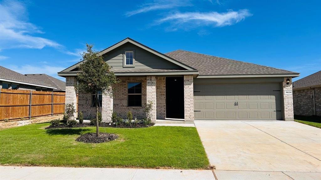 Property Photo:  1624 Strath Street  TX 76033 