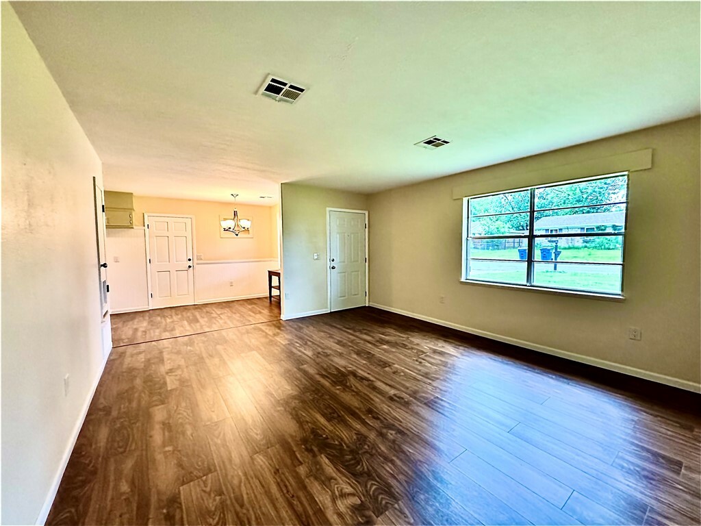 Property Photo: 1202 SE E Street AR 72712