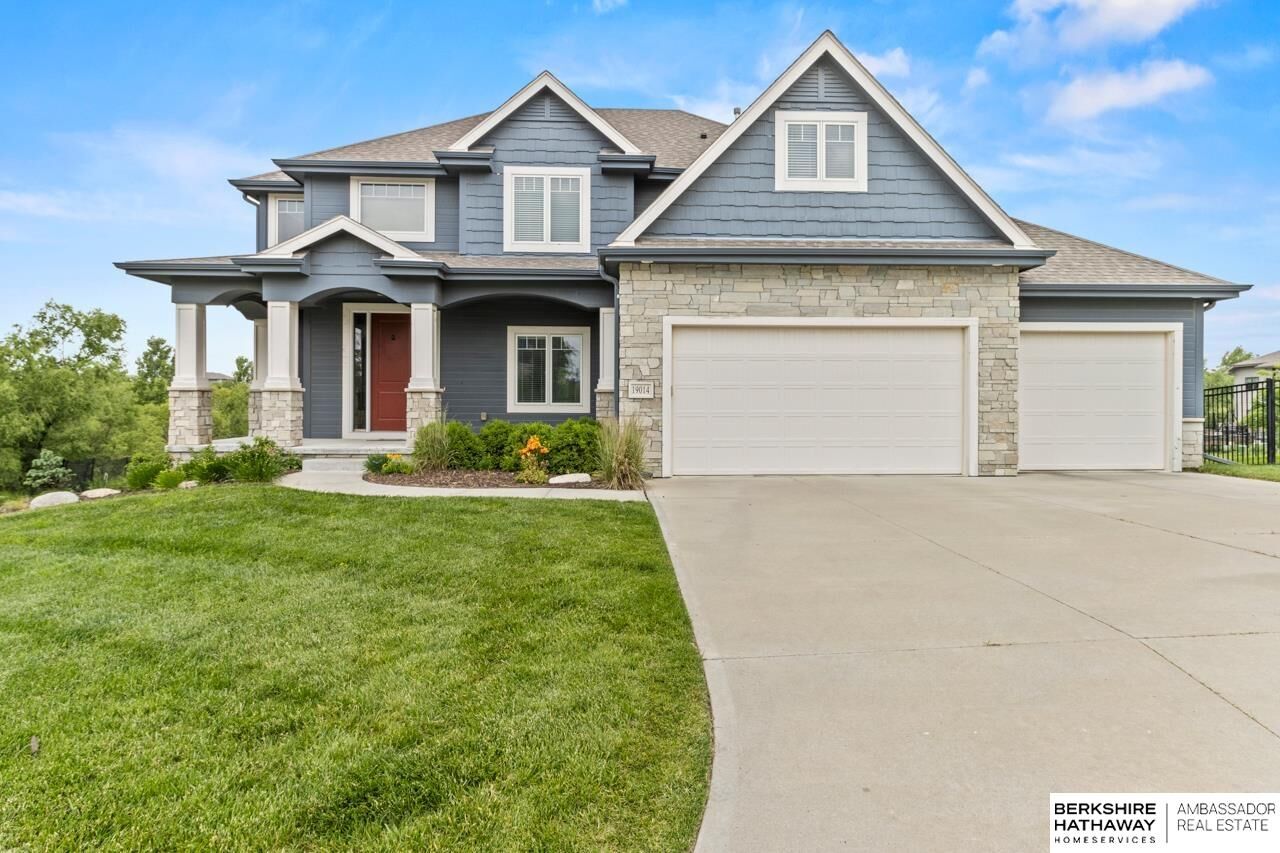 Property Photo: 19014 Pratt Circle NE 68022