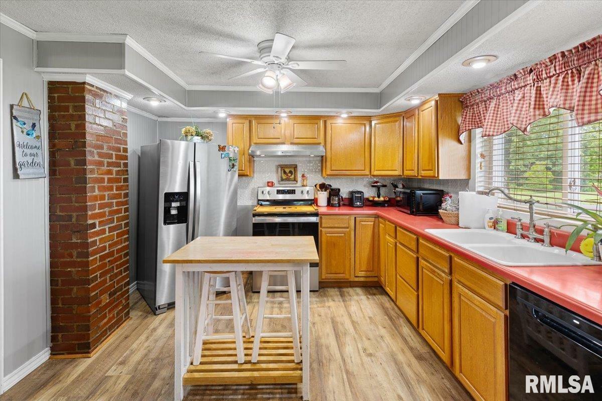 Property Photo: 12054 Saraville Road IL 62959