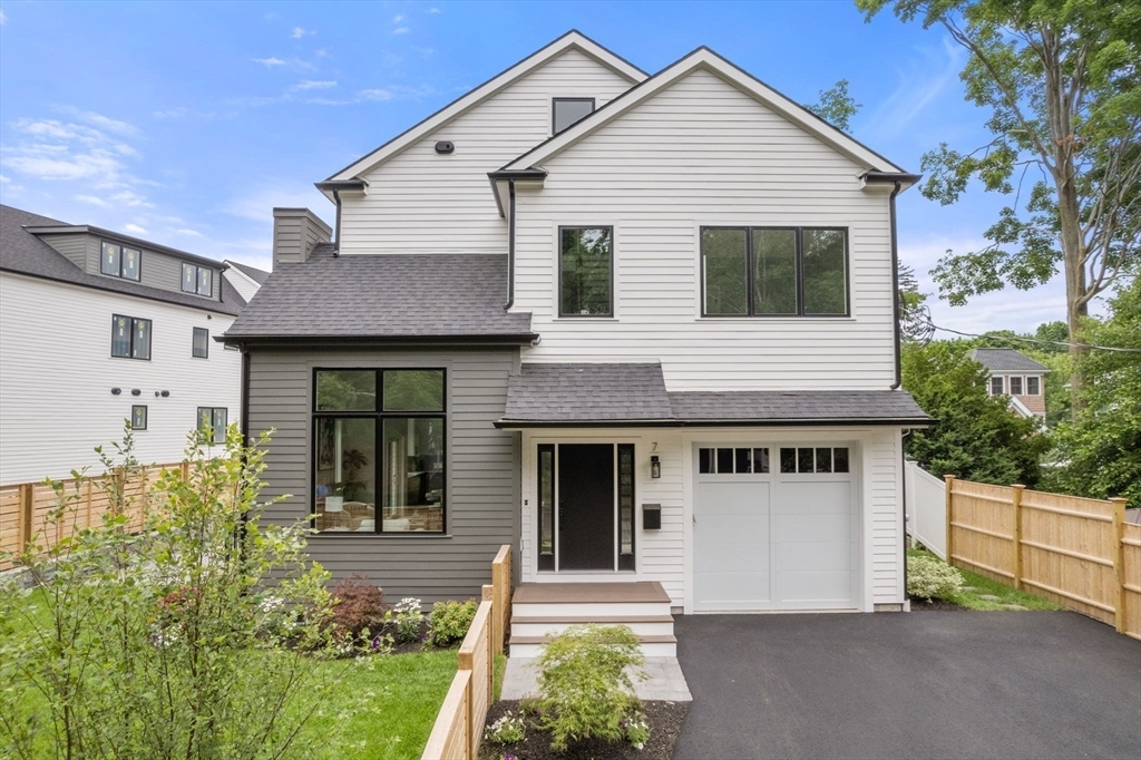 Property Photo: 7 Johnson Place 7 MA 02466