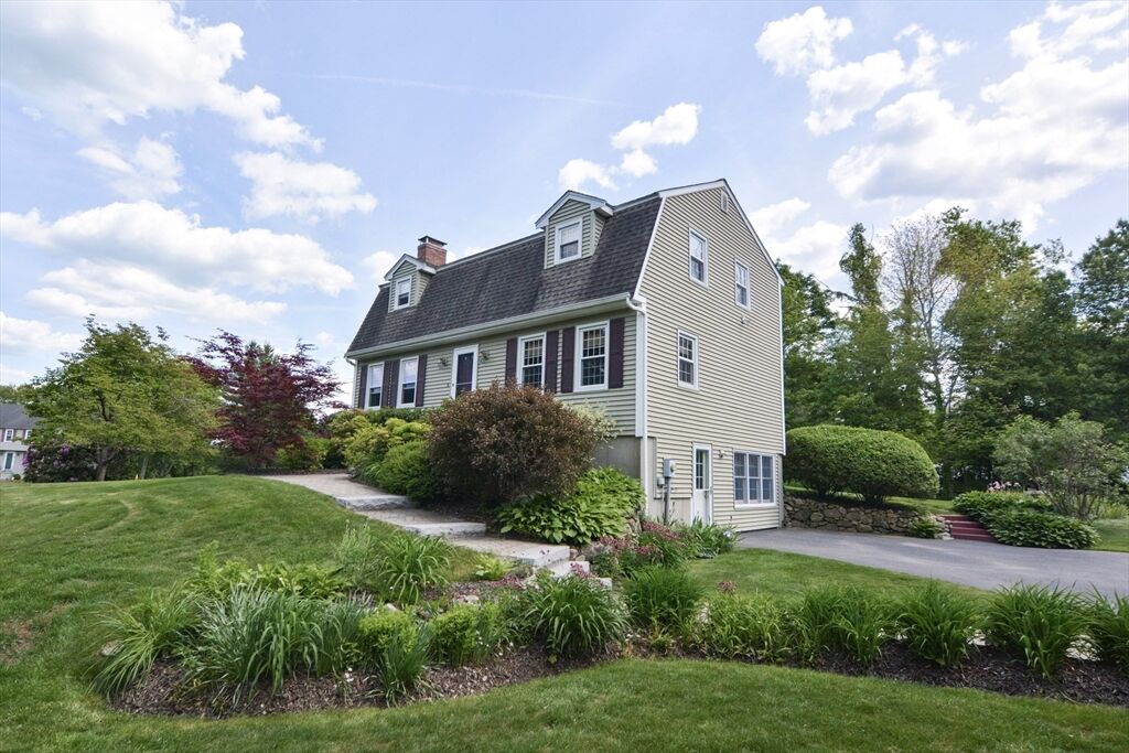 Property Photo:  6 Thayer Rd  MA 02053 