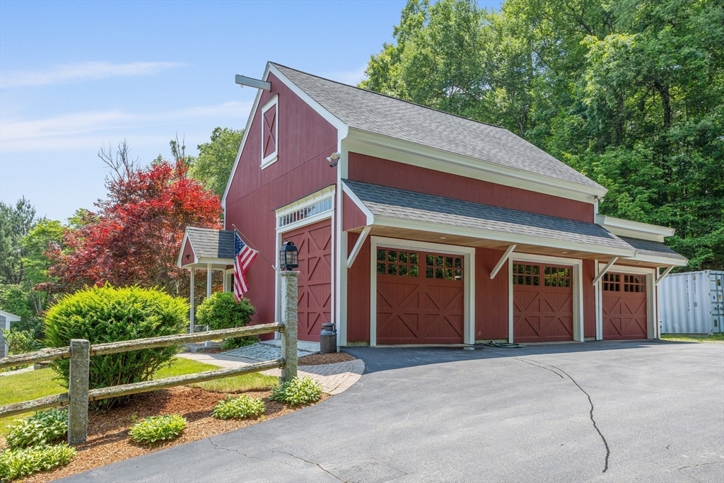 Property Photo: 170 Dunstable Rd MA 01886