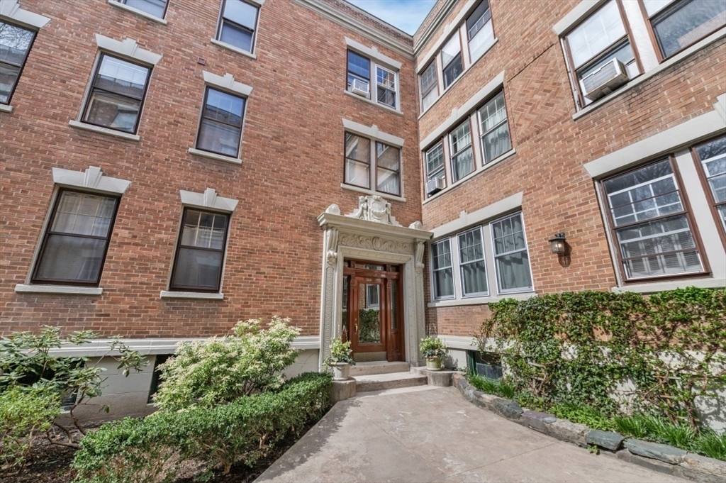 441 Washington St 5  Brookline MA 02446 photo