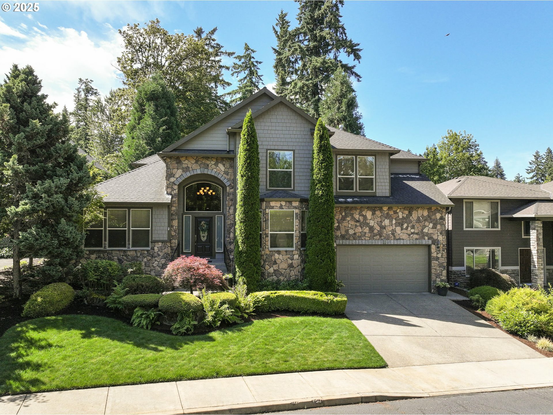 Property Photo: 16572 SE Oak Meadow Ct OR 97089