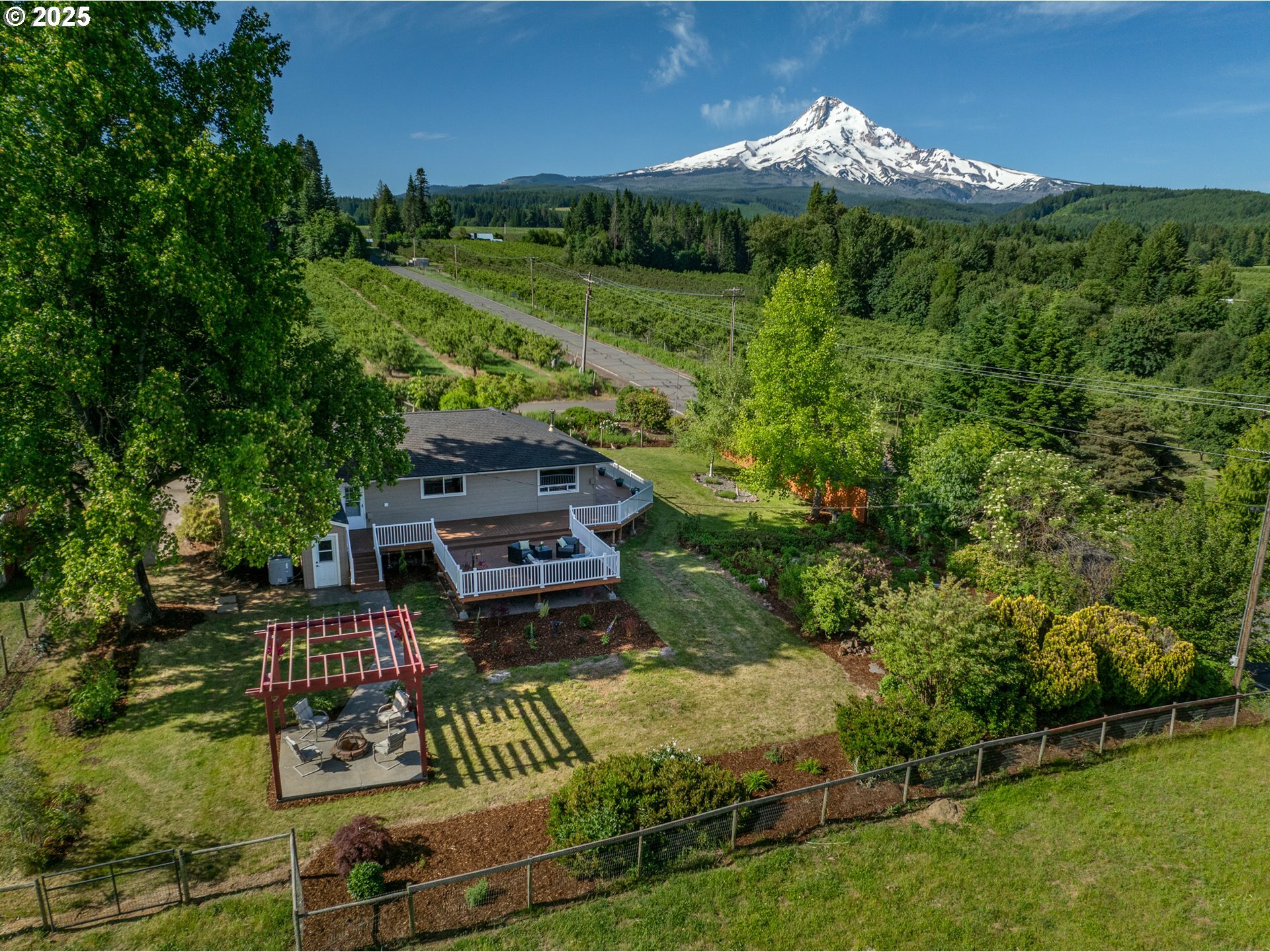 Property Photo: 4738 London Dr OR 97041