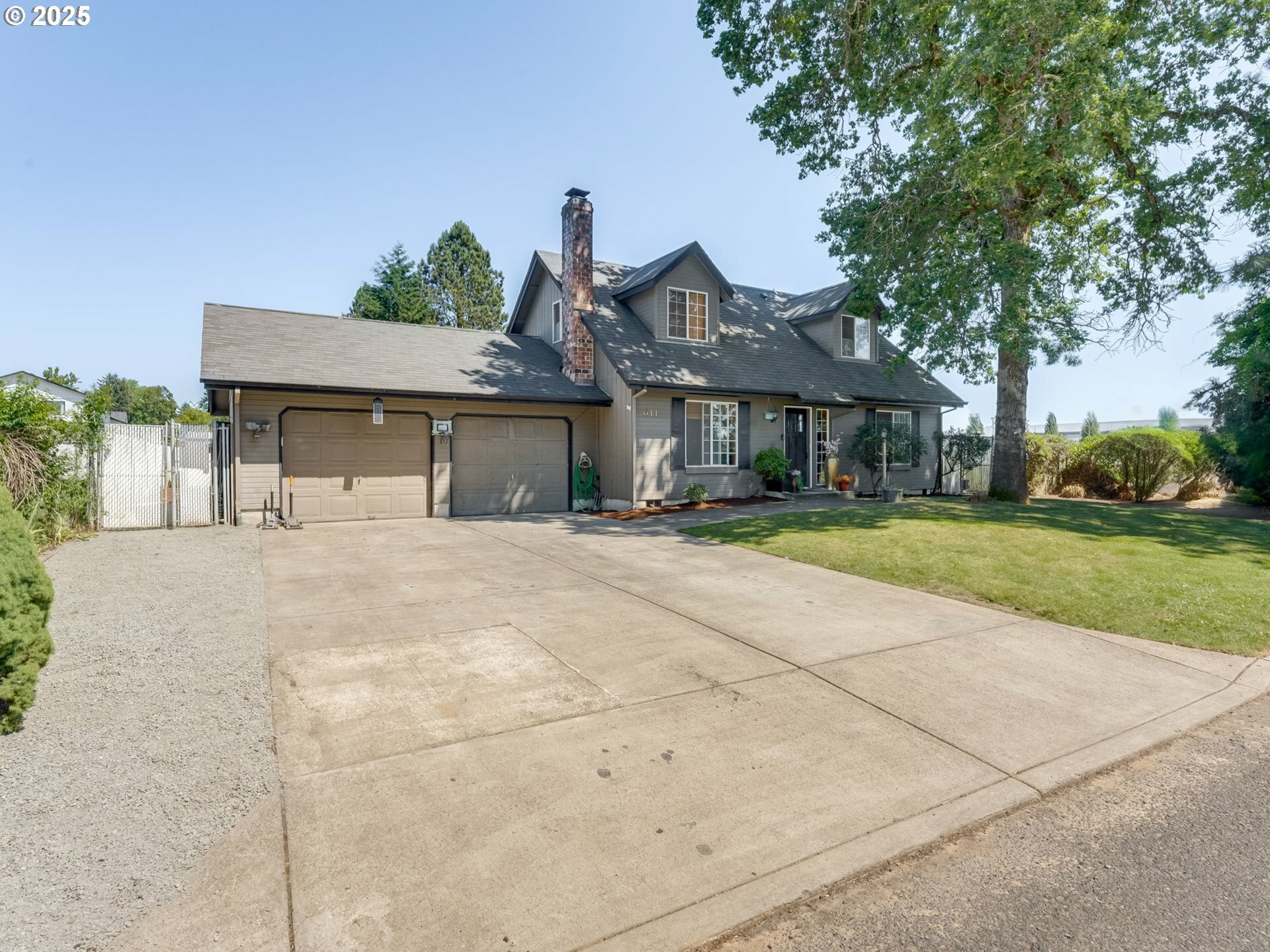 Property Photo:  611 NW 4th Pl  WA 98604 