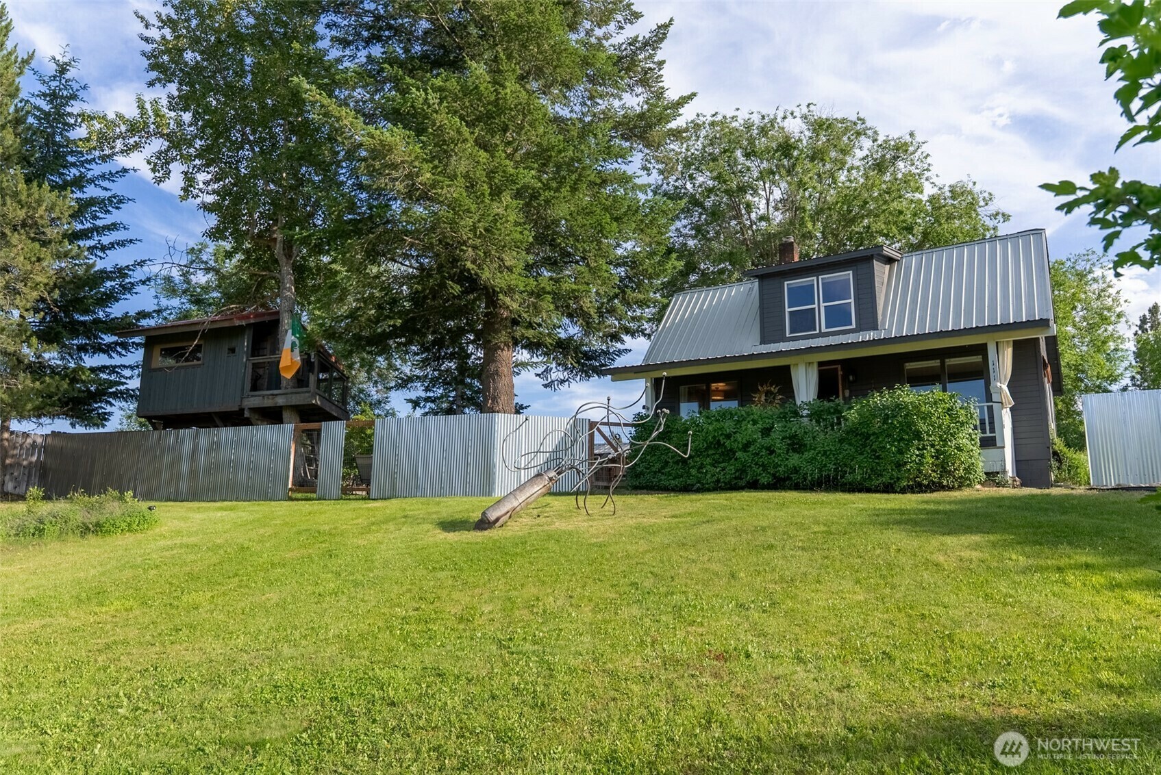 Property Photo: 111 Norfolk Road WA 98862