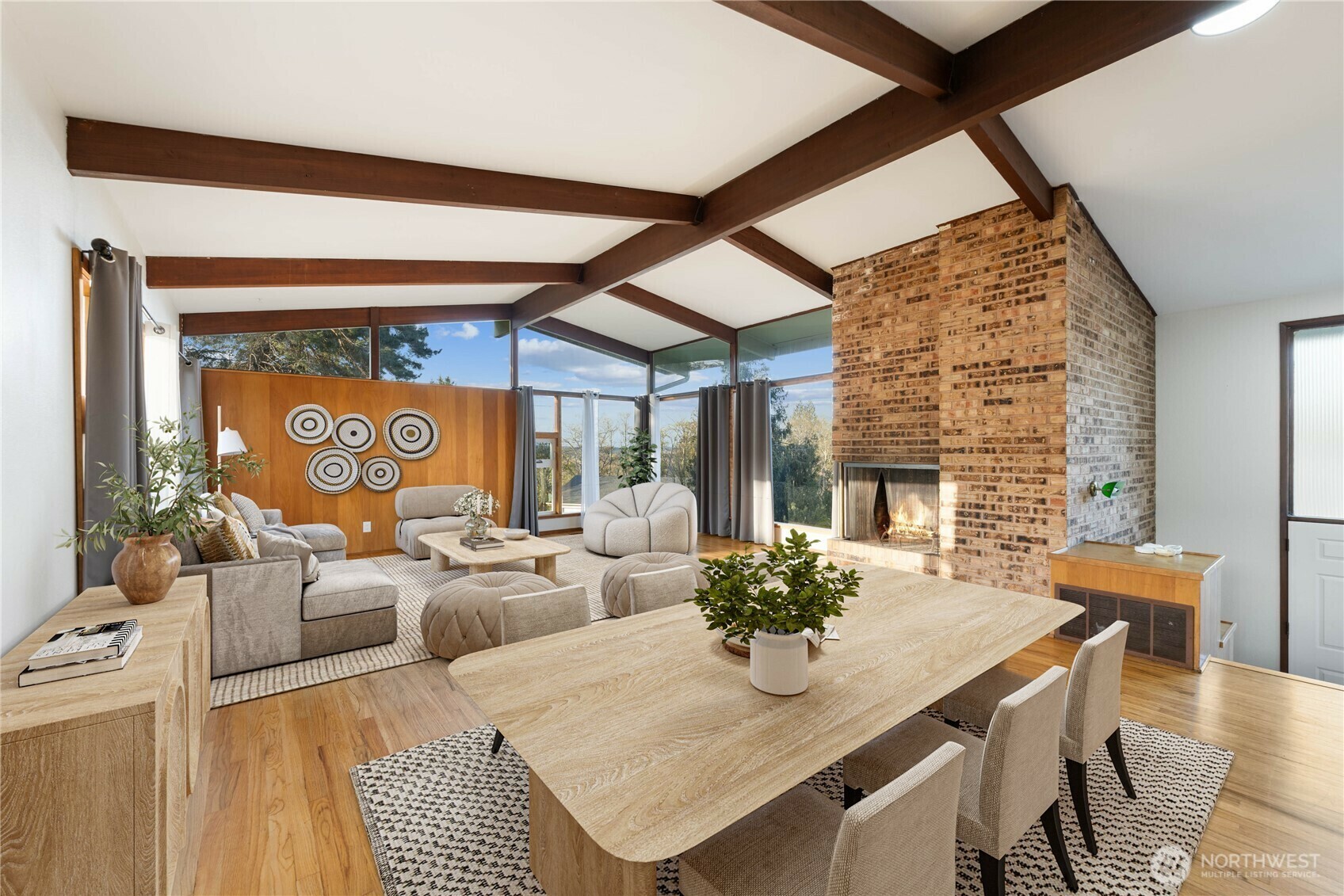 Property Photo: 2104 E Avenue WA 98221