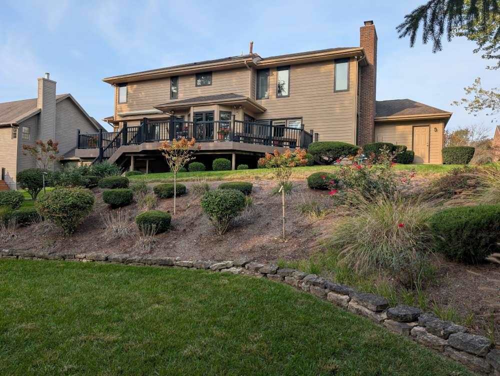 Property Photo: 1537 Hunters Pointe Drive IN 47374