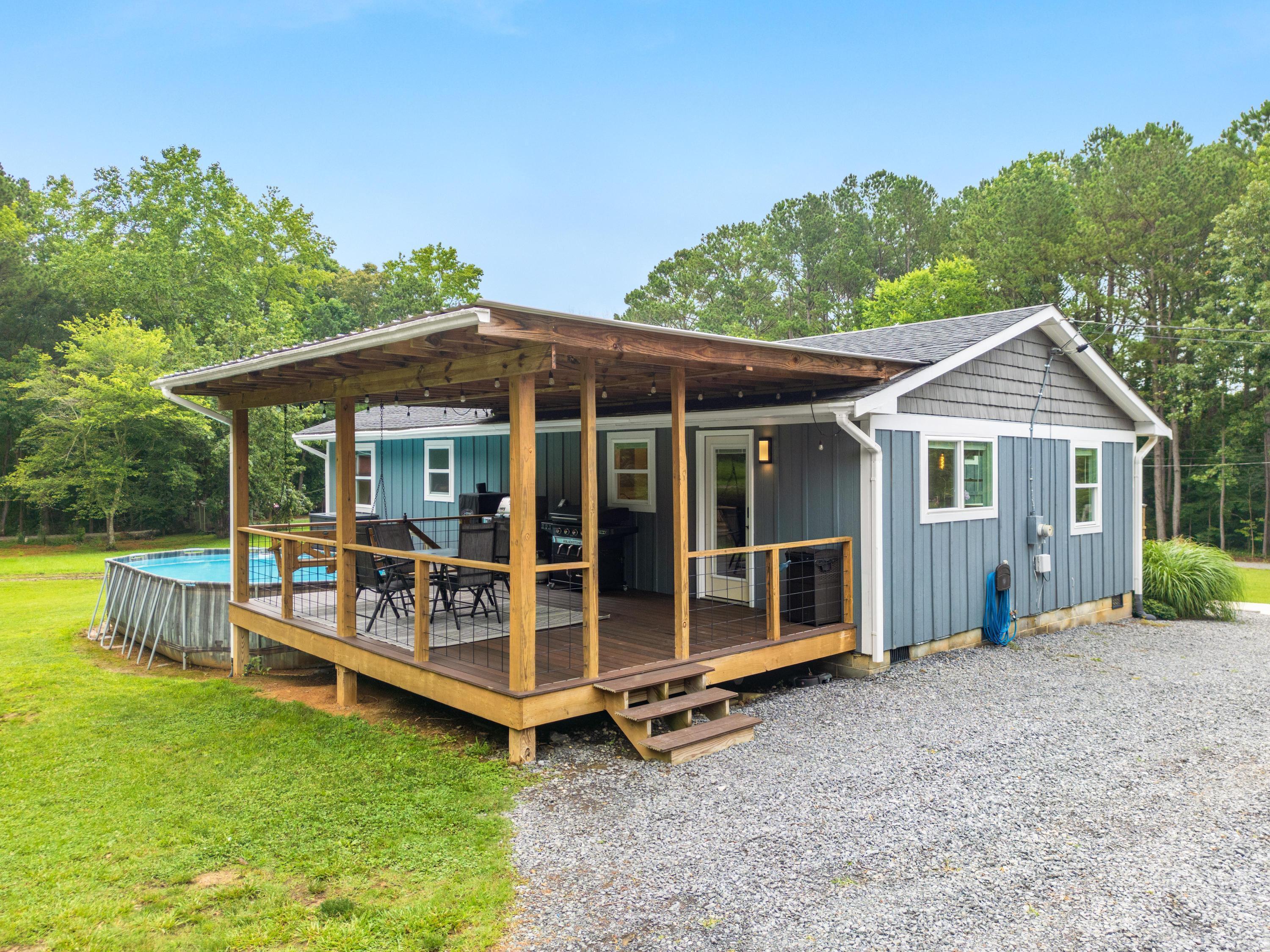 Property Photo: 408 Carson Road SE TN 37323
