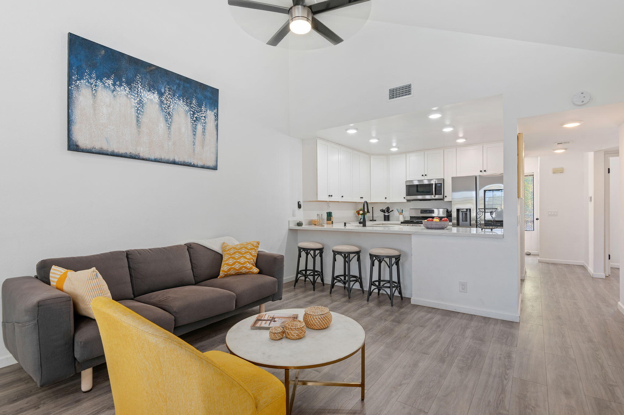 Property Photo:  325 Ladera Street 5  CA 93101 