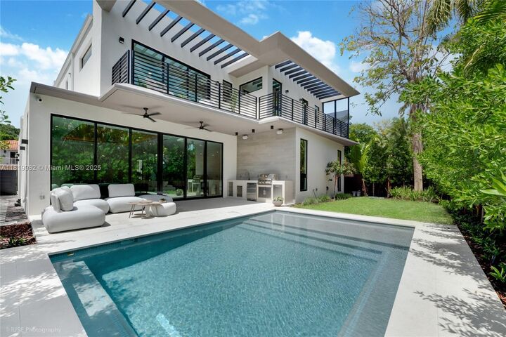 4110 Park Ave  Miami FL 33133 photo