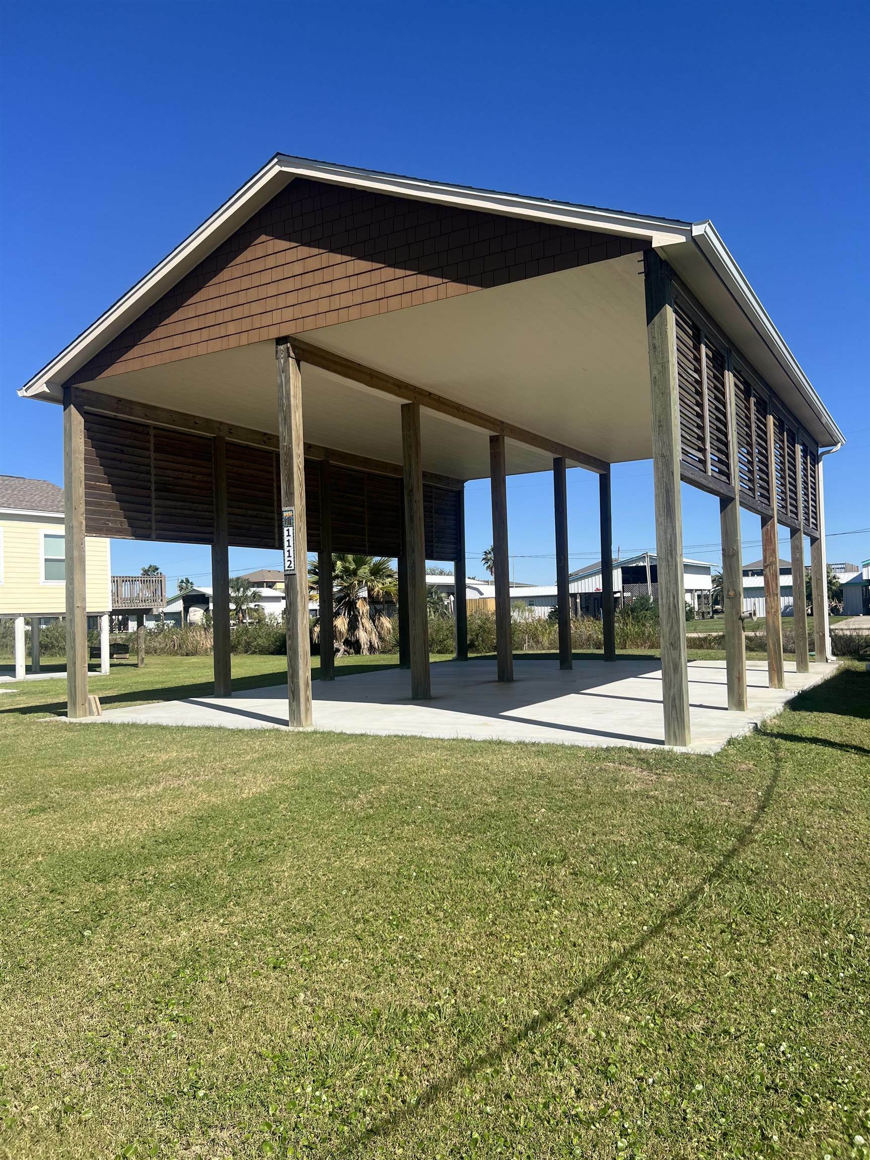 Property Photo: 1112 N Monkhouse TX 77650