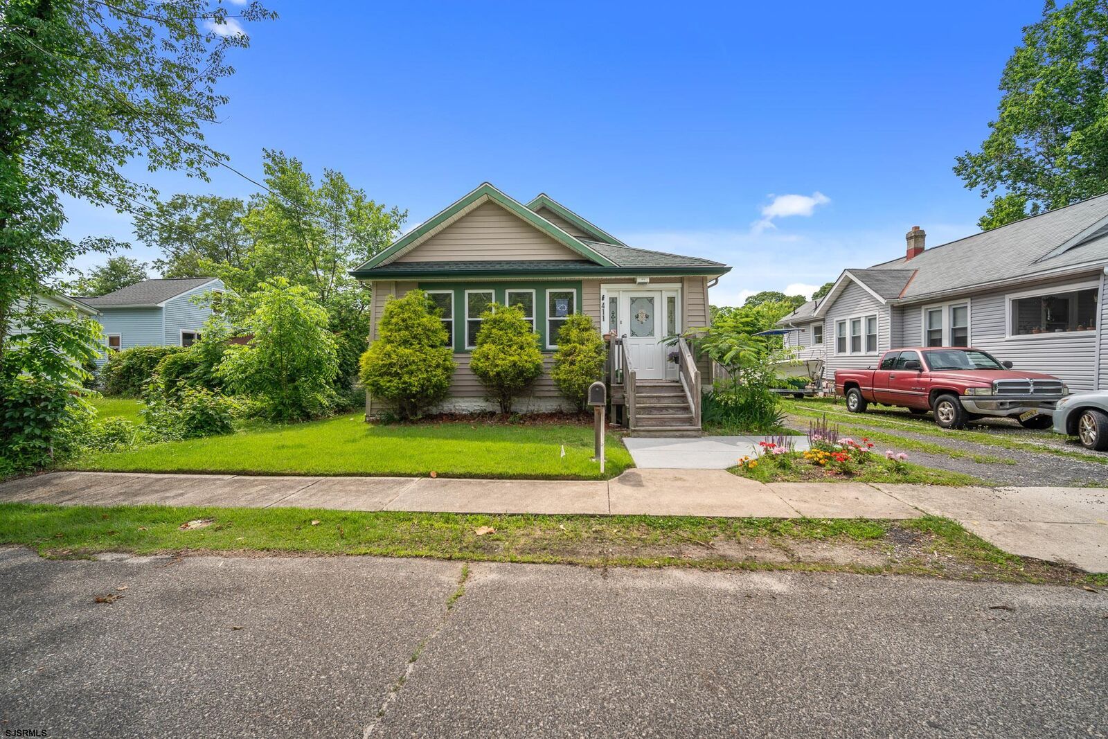 Property Photo: 411 Lillian St NJ 08201