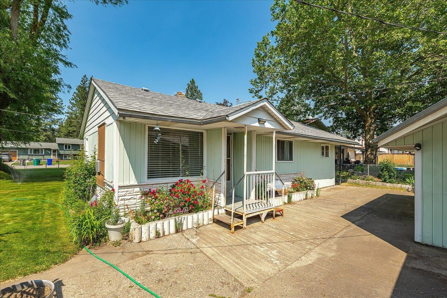 Property Photo:  10904 E 26th Ave  WA 99206 