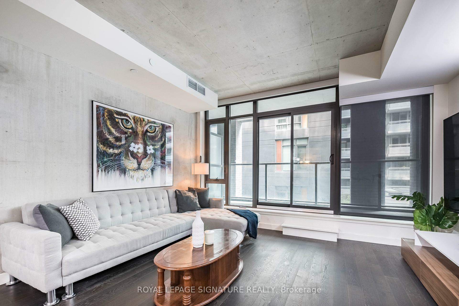 Property Photo: 111 Bathurst Street 318 ON M5V 0M9