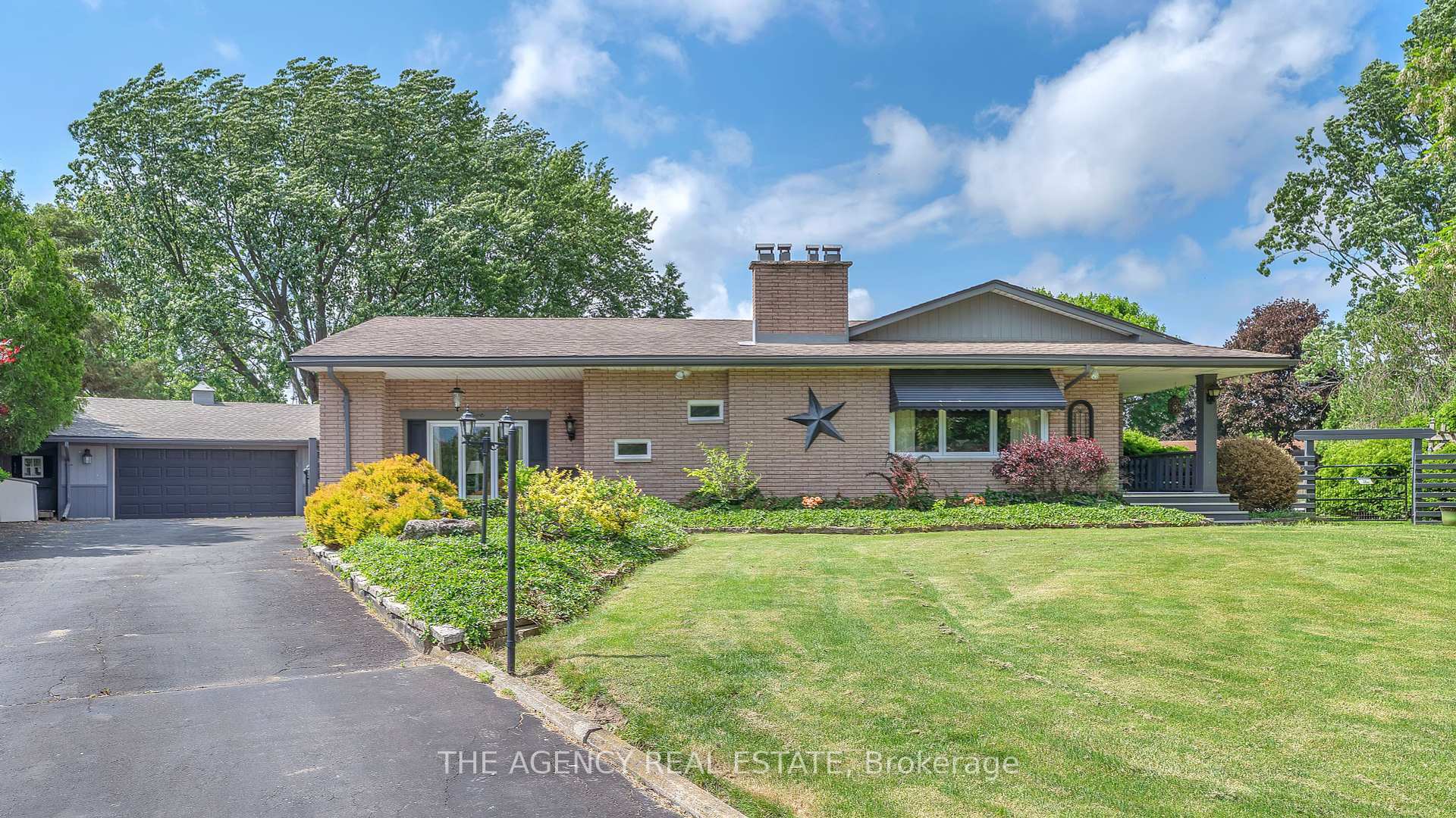 Property Photo: 5 Nora Place ON N5R 1N6