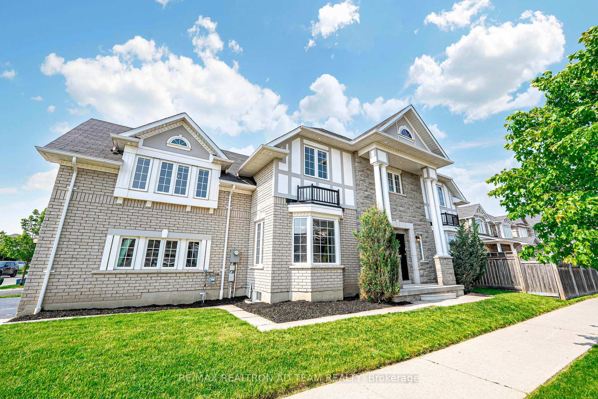 Property Photo: 62 McCourt Drive ON L1Z 0P1