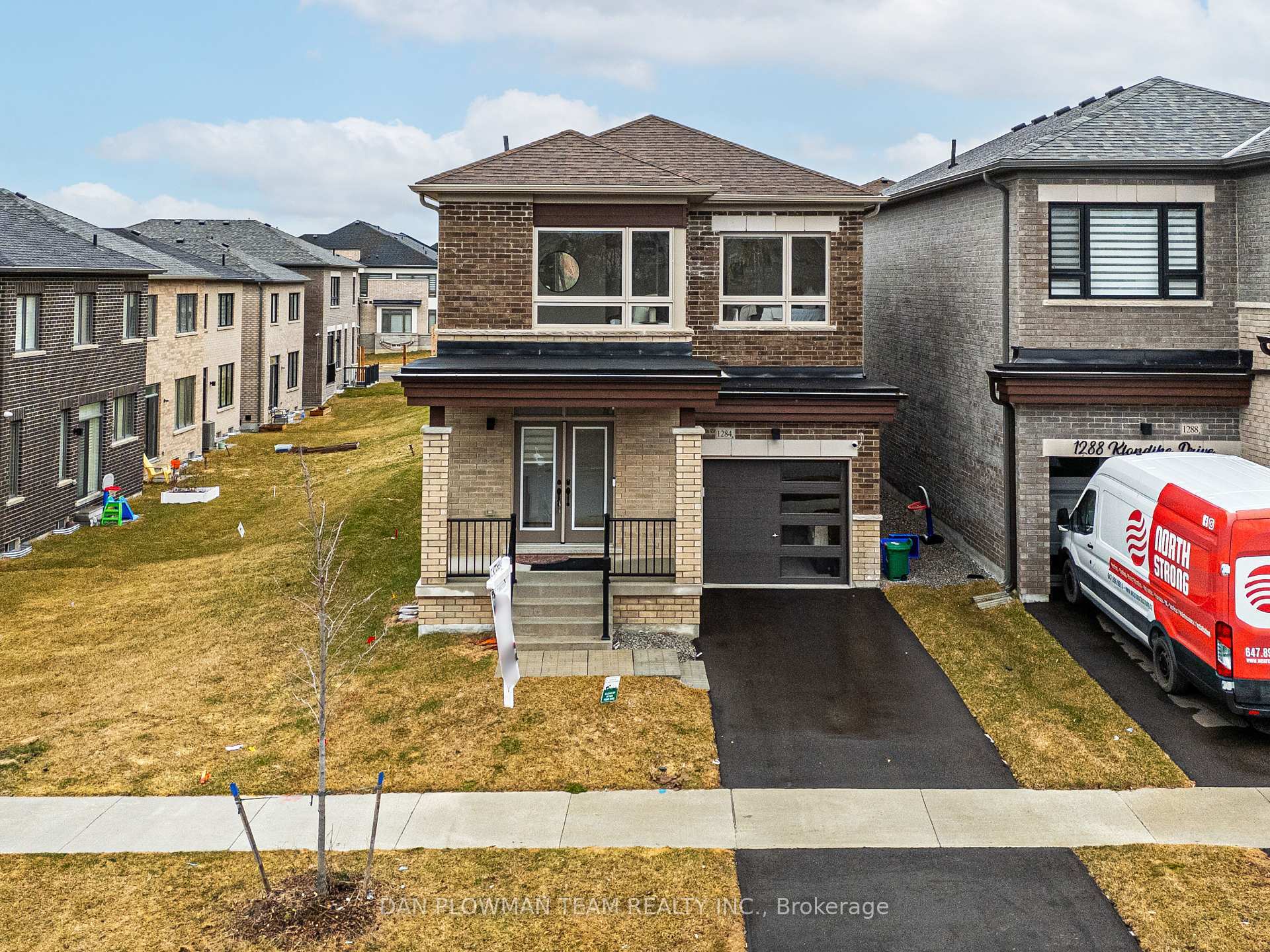 Property Photo: 1284 Klondike Drive ON L1H 8L7