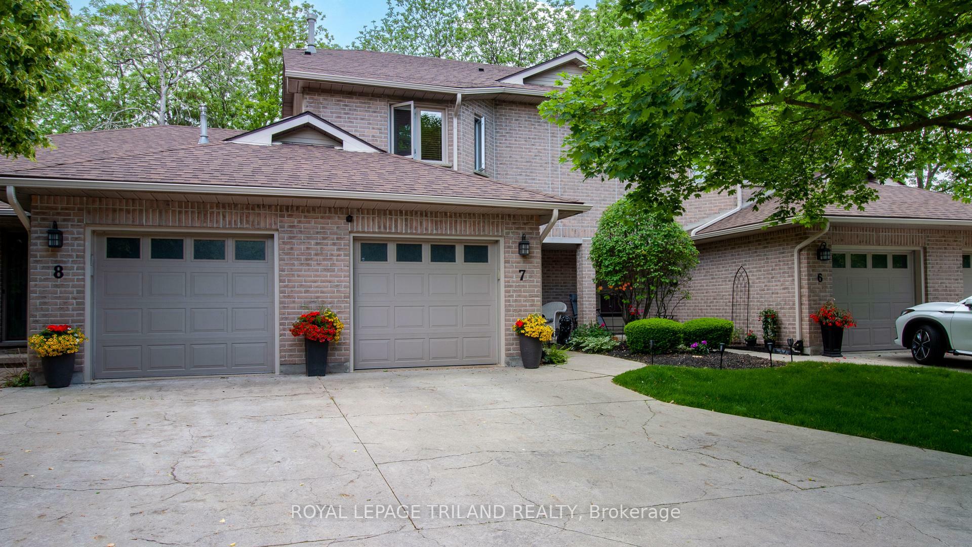 Property Photo: 70 Glenroy Road 7 ON N5Z 4W9