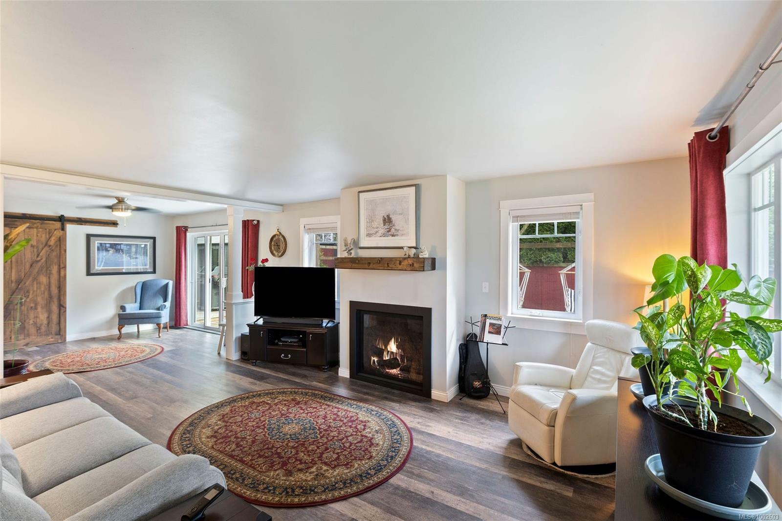 Property Photo: 9913 Maple St BC V0R 1K1
