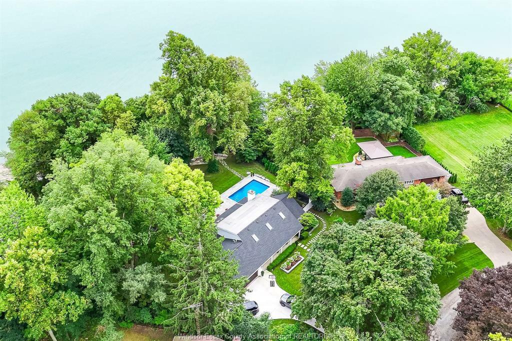 Property Photo: 3073 Centennial Crescent ON N8H 4G6