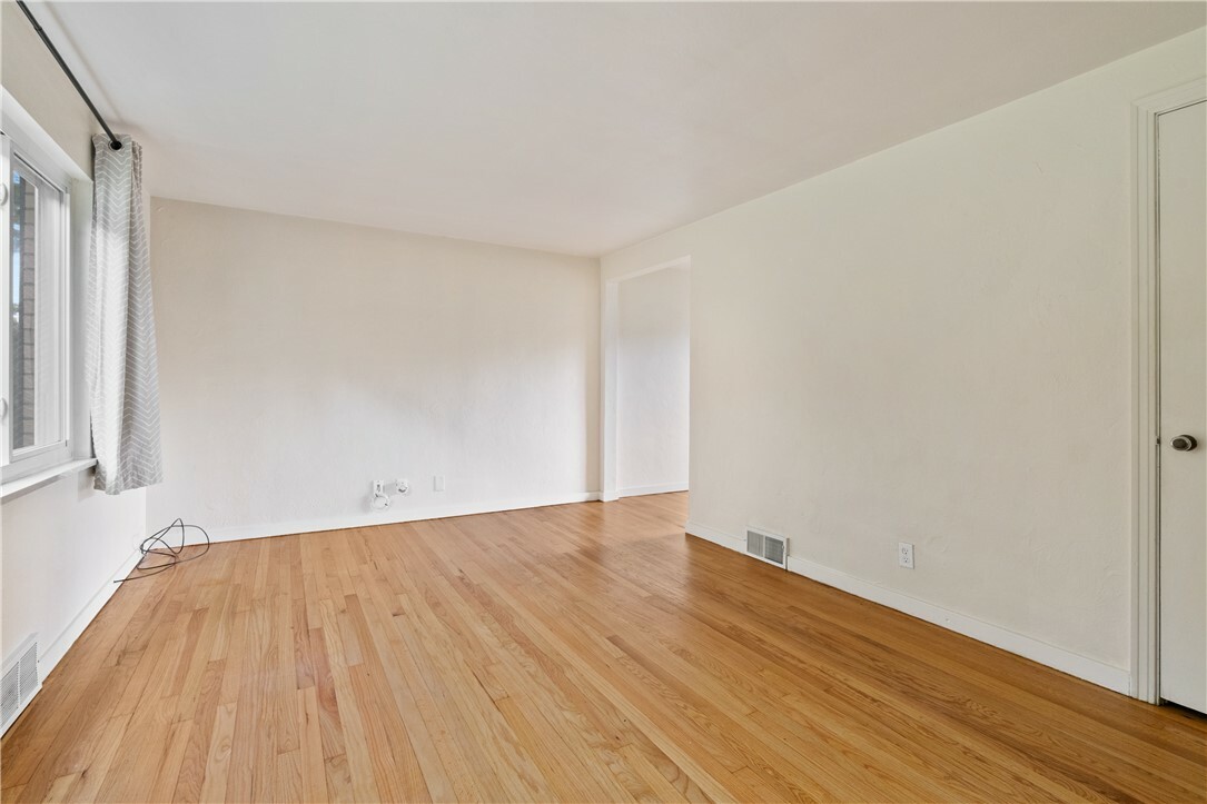 Property Photo: 1035 Amherst St PA 15131