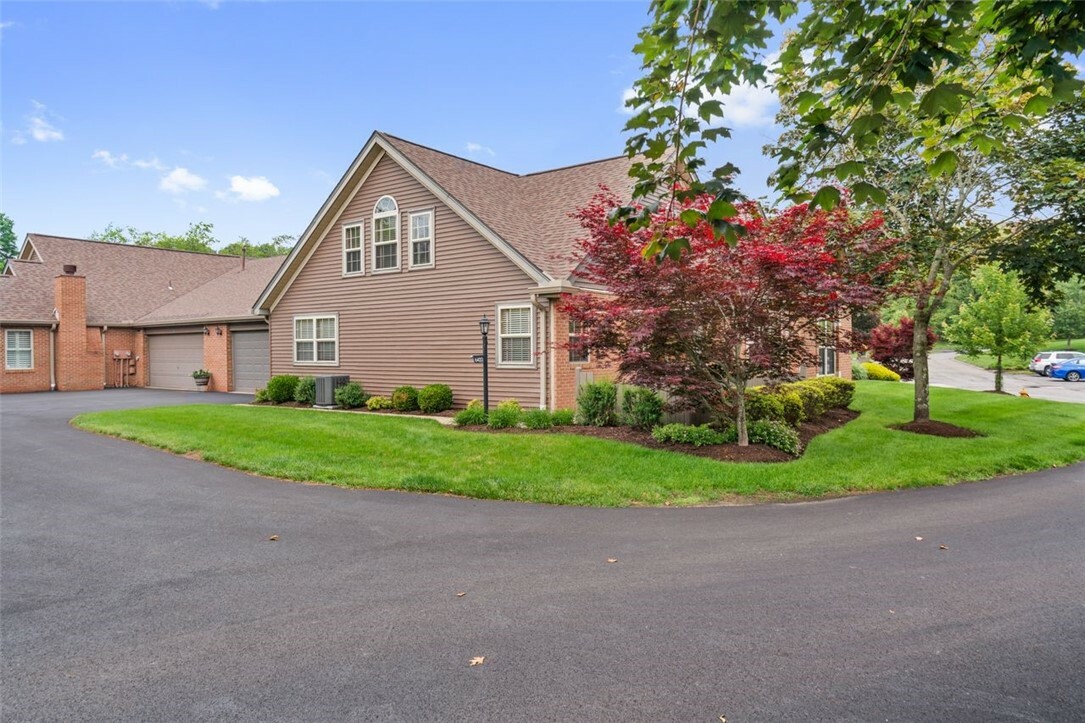 Property Photo: 6422 Jefferson Pointe Cir PA 15025