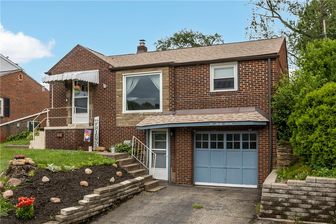Property Photo: 237 Creston PA 15122