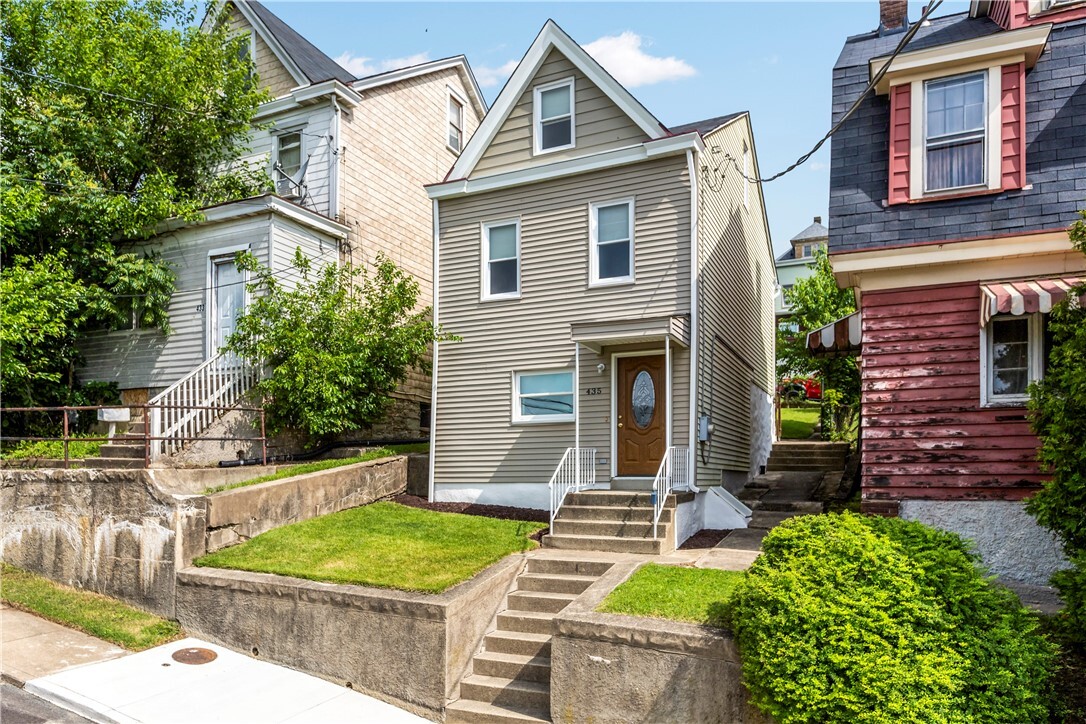 Property Photo:  435 Walde St  PA 15210 