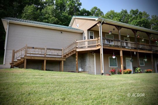 Property Photo: 72565 Cottrill Rd OH 45695