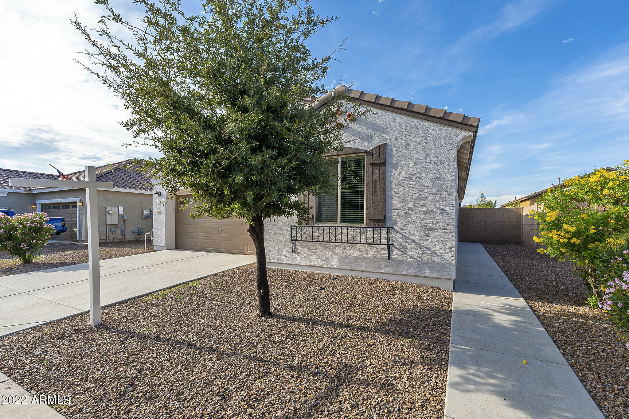 Property Photo: 21120 E Creekside Drive AZ 85142